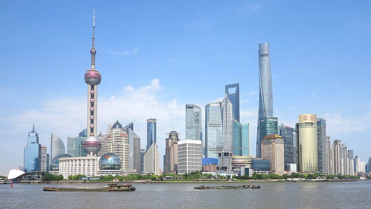 Tour a China 14 días – UN GRAN VIAJE POR CHINA MEJOR 1 Shanghai skyline from the bund